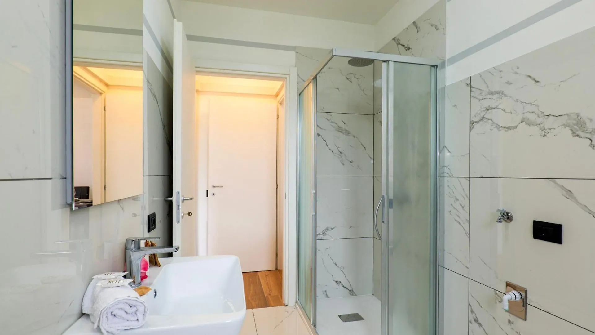 Semesterbostad Spa Stella Lario Lezzeno Italien